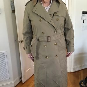 WOMAN’S TRENCH COAT